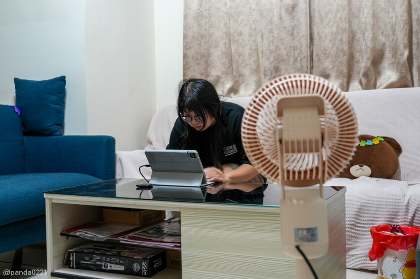 電風扇開箱｜Fujitek富士電通語音遙控循環扇．360度擺頭設計，夏日省電涼感推薦！