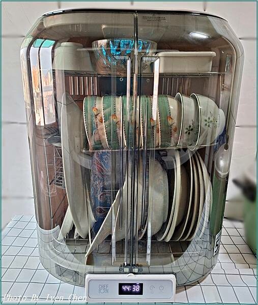 《開箱》廚房最的小家電-『75L紫外線殺菌烘碗機 』  Iv