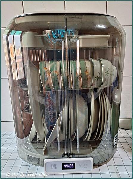 《開箱》廚房時尚的小家電-『75L紫外線殺菌奶瓶烘碗機 』 