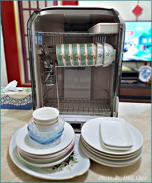 《開箱》廚房最的小家電-『75L紫外線殺菌烘碗機 』  Iv