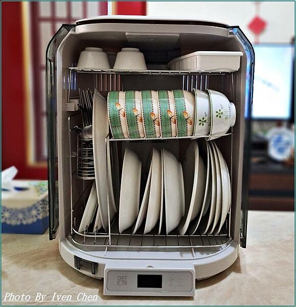 《開箱》廚房最的小家電-『75L紫外線殺菌烘碗機 』  Iv