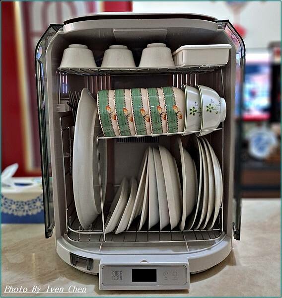 《開箱》廚房最的小家電-『75L紫外線殺菌烘碗機 』  Iv