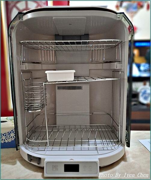 《開箱》廚房最的小家電-『75L紫外線殺菌烘碗機 』  Iv