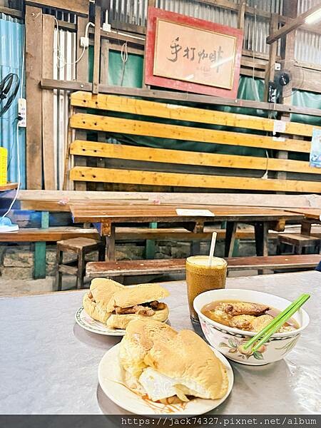 {澳門美食}路環漢記咖啡,隱身在廢棄船廠的神秘咖啡店,超推豬