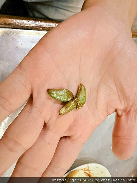 {澳門美食}路環漢記咖啡,隱身在廢棄船廠的神秘咖啡店,超推豬