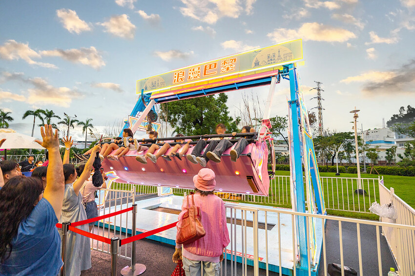 2025屏東夏日狂歡祭免費入園｜童話冰宮｜狂歡遊樂園海盜船、瘋狂摩托車，氣墊城堡、夏日兜風樂園賽車｜夏日遊園派對｜屏東暑假活動推薦