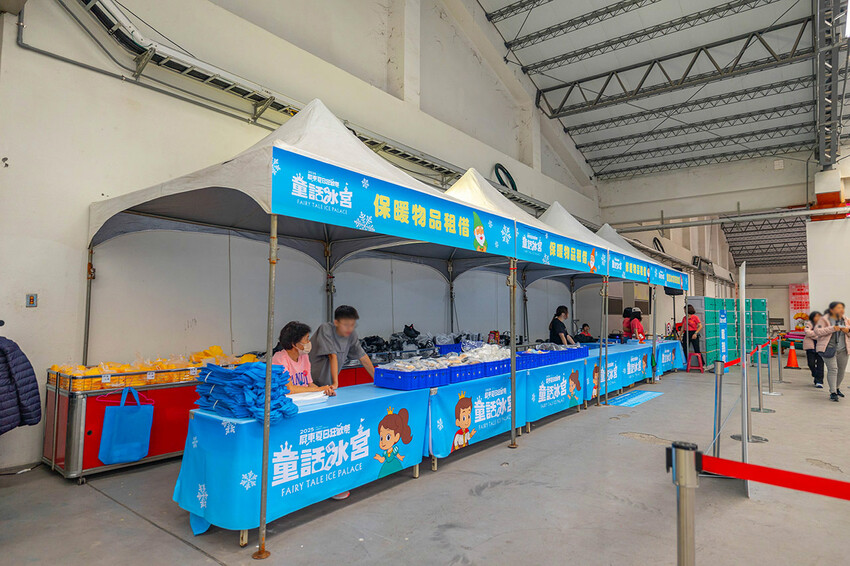 2025屏東夏日狂歡祭免費入園｜童話冰宮｜狂歡遊樂園海盜船、瘋狂摩托車，氣墊城堡、夏日兜風樂園賽車｜夏日遊園派對｜屏東暑假活動推薦