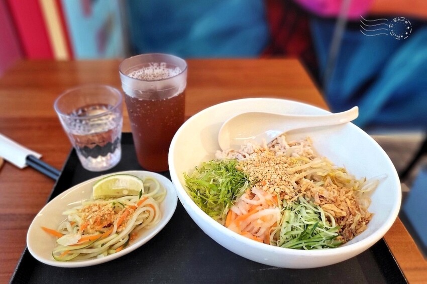 【河粉工坊-談談越】涼拌鮮嫩雞絲米線套餐 【河粉工坊-談談越】涼拌鮮嫩雞絲米線套餐