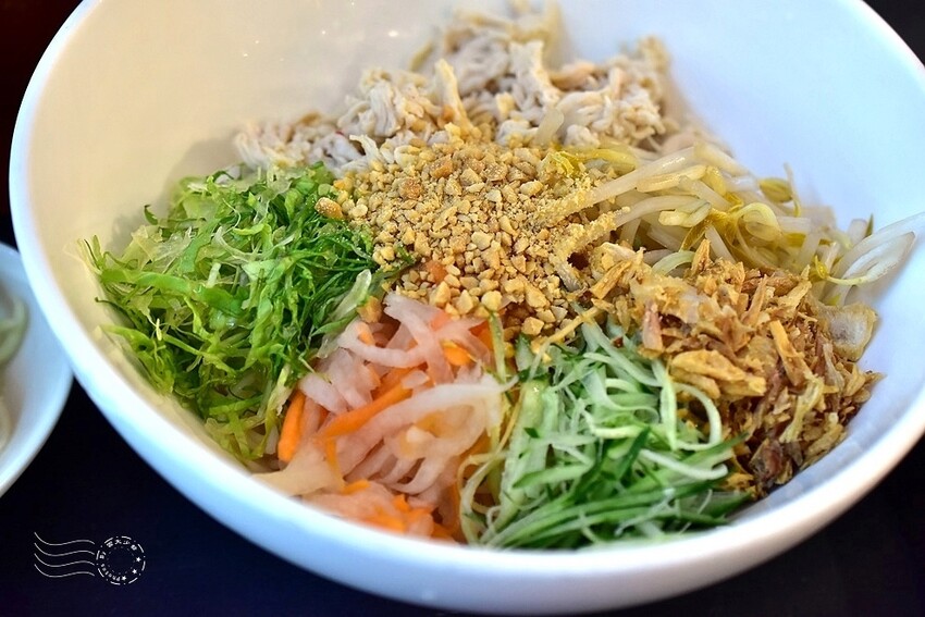 涼拌鮮嫩雞絲米線 涼拌鮮嫩雞絲米線