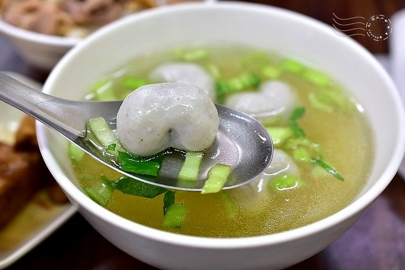 正昌鴨肉飯:魚丸湯