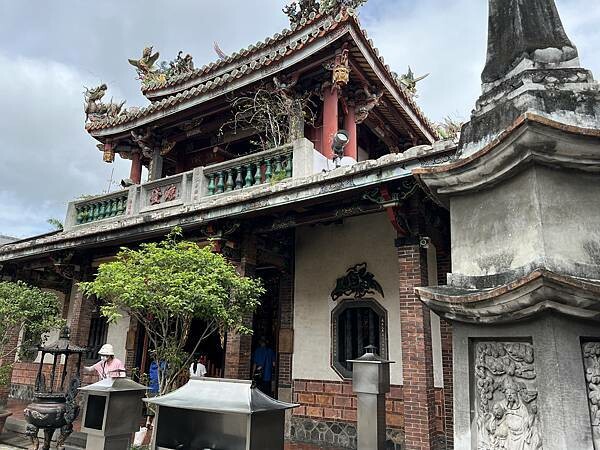 台北漫遊【大龍峒保安宮】慢走在紅磚古厝中，感受老台北的韻味