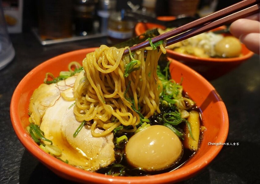 京都車站美食【麺家 いろは 京都駅ビル 拉麺小路店】吃慣了白