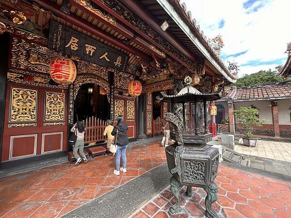 台北漫遊【大龍峒保安宮】慢走在紅磚古厝中，感受老台北的韻味