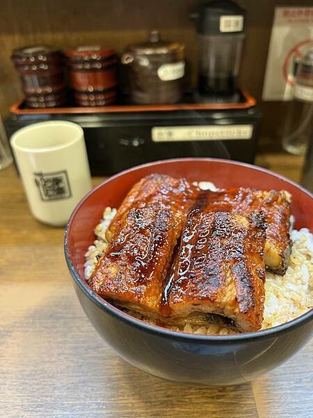 東京淺草美食【名代宇奈とと淺草店】炭烤香氣滿分的平價鰻魚飯!