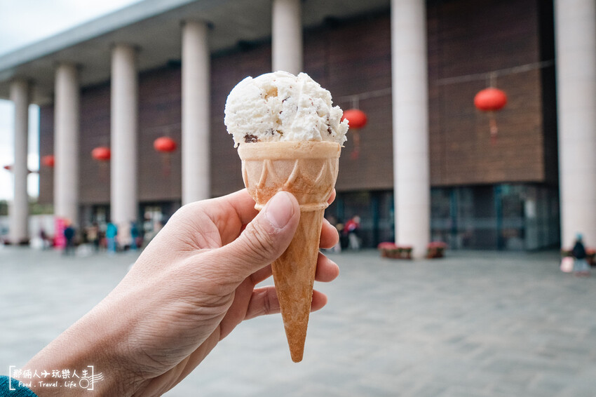 北投景點秘境！法鼓山農禪寺清水模建築，極簡禪風帶來心靈寧靜。