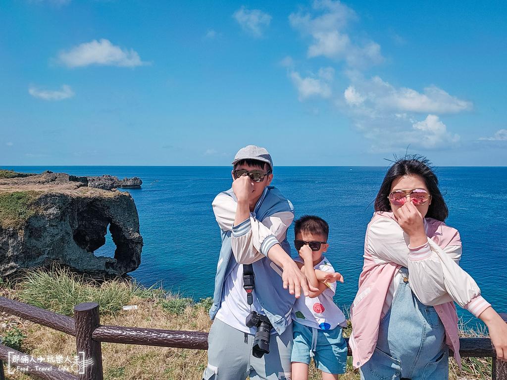日本沖繩必訪景點！沖繩萬座毛象鼻岩，壯麗海岸線與遼闊草地一次滿足。