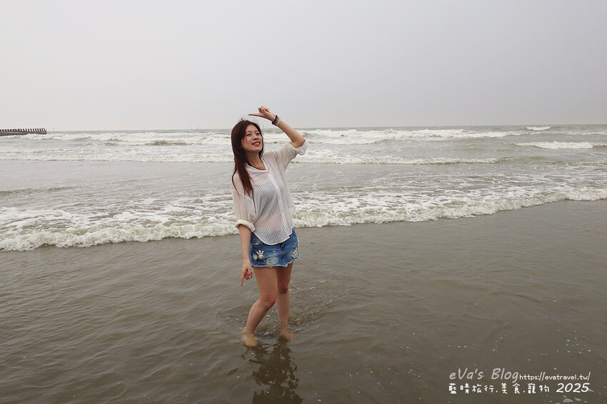 苗栗縣通霄鎮【2025通霄沙雕藝術節】通霄海水浴場｜永續和平主題免費入場，一起逍遙沙城賞沙雕、玩海灘。苗栗海邊