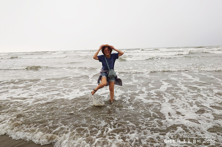 苗栗縣通霄鎮【2025通霄沙雕藝術節】通霄海水浴場｜永續和平主題免費入場，一起逍遙沙城賞沙雕、玩海灘。苗栗海邊