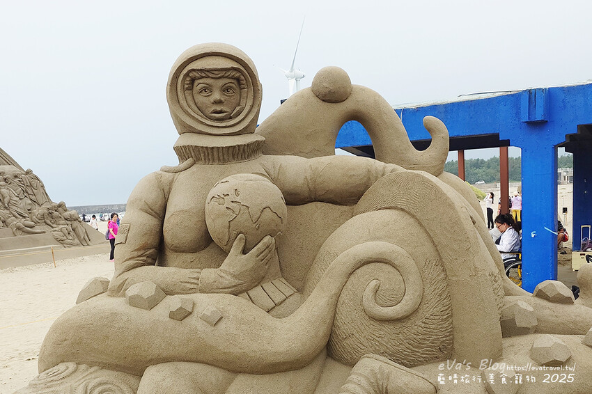 苗栗縣通霄鎮【2025通霄沙雕藝術節】通霄海水浴場｜永續和平主題免費入場，一起逍遙沙城賞沙雕、玩海灘。苗栗海邊