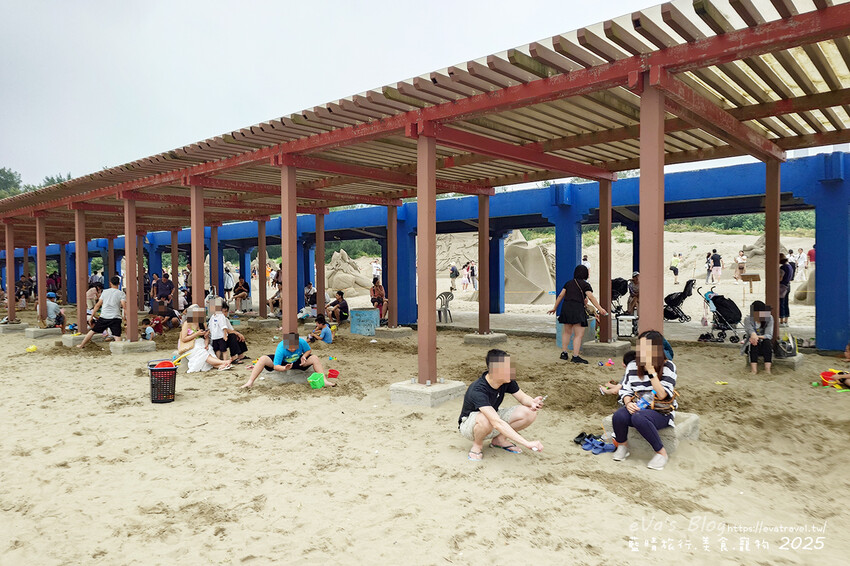 苗栗縣通霄鎮【2025通霄沙雕藝術節】通霄海水浴場｜永續和平主題免費入場，一起逍遙沙城賞沙雕、玩海灘。苗栗海邊