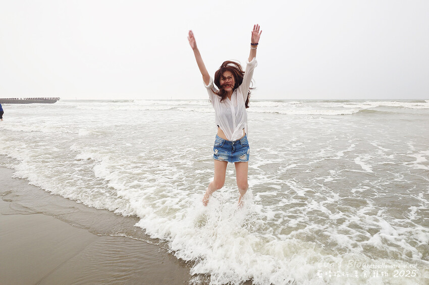 苗栗縣通霄鎮【2025通霄沙雕藝術節】通霄海水浴場｜永續和平主題免費入場，一起逍遙沙城賞沙雕、玩海灘。苗栗海邊