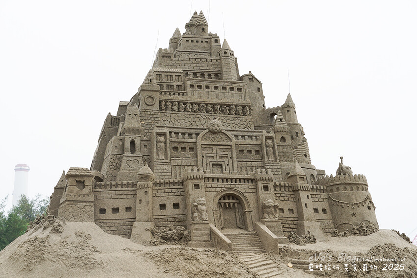 苗栗縣通霄鎮【2025通霄沙雕藝術節】通霄海水浴場｜永續和平主題免費入場，一起逍遙沙城賞沙雕、玩海灘。苗栗海邊