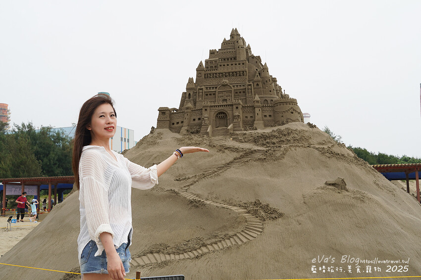 苗栗縣通霄鎮【2025通霄沙雕藝術節】通霄海水浴場｜永續和平主題免費入場，一起逍遙沙城賞沙雕、玩海灘。苗栗海邊