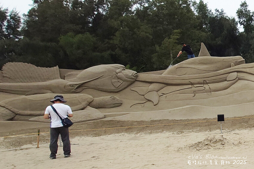 苗栗縣通霄鎮【2025通霄沙雕藝術節】通霄海水浴場｜永續和平主題免費入場，一起逍遙沙城賞沙雕、玩海灘。苗栗海邊