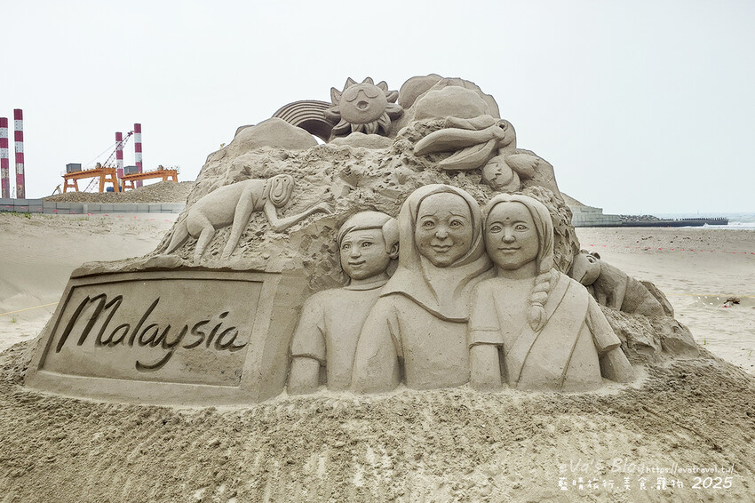 苗栗縣通霄鎮【2025通霄沙雕藝術節】通霄海水浴場｜永續和平主題免費入場，一起逍遙沙城賞沙雕、玩海灘。苗栗海邊