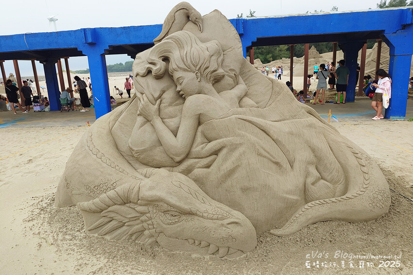 苗栗縣通霄鎮【2025通霄沙雕藝術節】通霄海水浴場｜永續和平主題免費入場，一起逍遙沙城賞沙雕、玩海灘。苗栗海邊