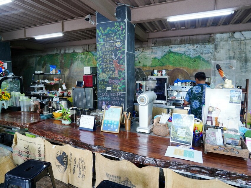 高雄市茂林區走訪多納高吊橋、小長城步道、瑪姿餐廳｜秘境景點＋原民美食全攻略！【高雄多納部落一日遊】