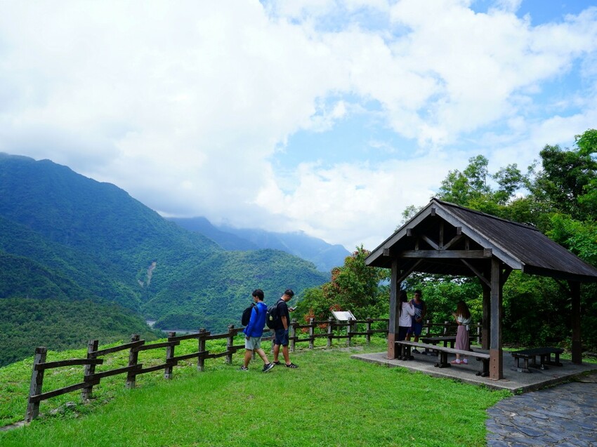 高雄市茂林區走訪多納高吊橋、小長城步道、瑪姿餐廳｜秘境景點＋原民美食全攻略！【高雄多納部落一日遊】