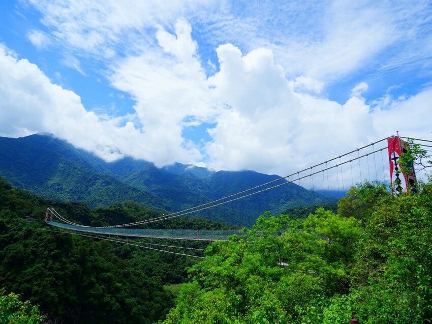 高雄市茂林區走訪多納高吊橋、小長城步道、瑪姿餐廳｜秘境景點＋原民美食全攻略！【高雄多納部落一日遊】