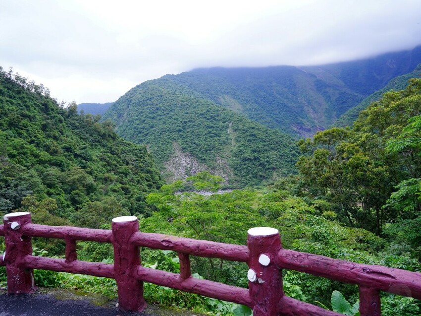 高雄市茂林區走訪多納高吊橋、小長城步道、瑪姿餐廳｜秘境景點＋原民美食全攻略！【高雄多納部落一日遊】