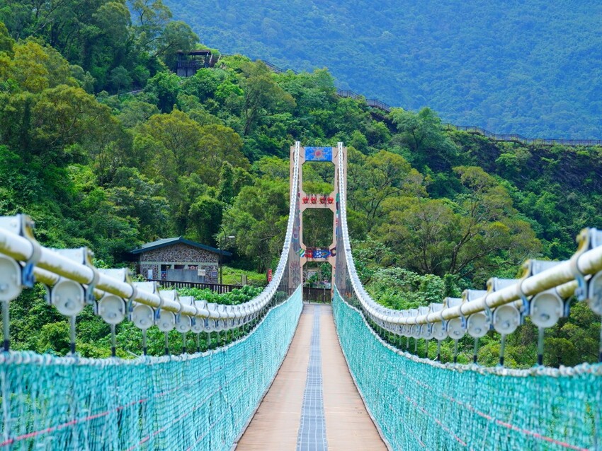高雄市茂林區走訪多納高吊橋、小長城步道、瑪姿餐廳｜秘境景點＋原民美食全攻略！【高雄多納部落一日遊】