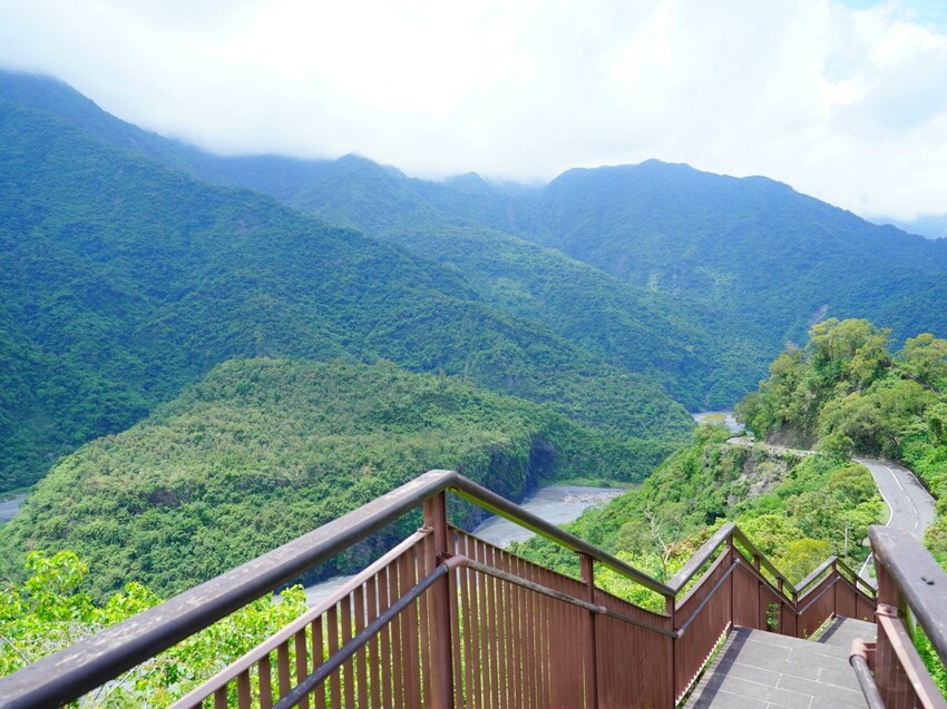 高雄市茂林區走訪多納高吊橋、小長城步道、瑪姿餐廳｜秘境景點＋原民美食全攻略！【高雄多納部落一日遊】