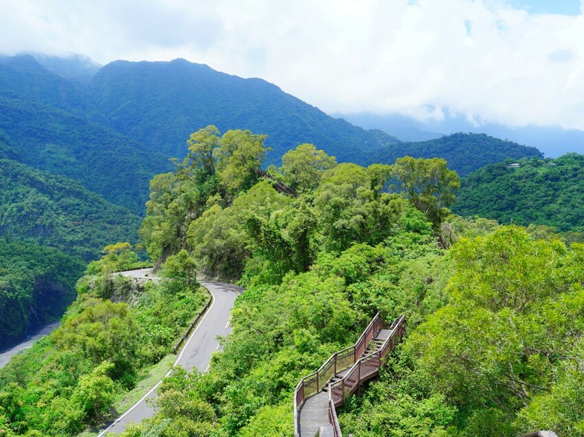 高雄市茂林區走訪多納高吊橋、小長城步道、瑪姿餐廳｜秘境景點＋原民美食全攻略！【高雄多納部落一日遊】