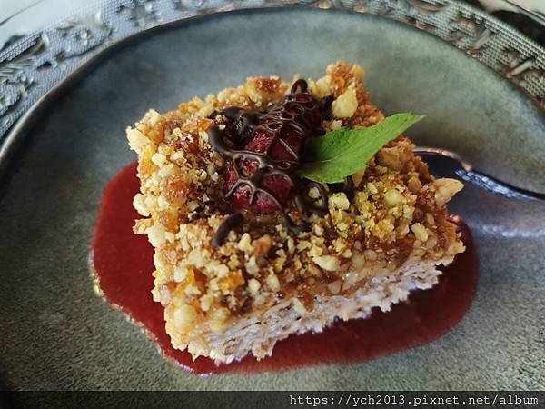 Conacul Maldar飯店景觀餐廳午餐，還有多種溫帶水