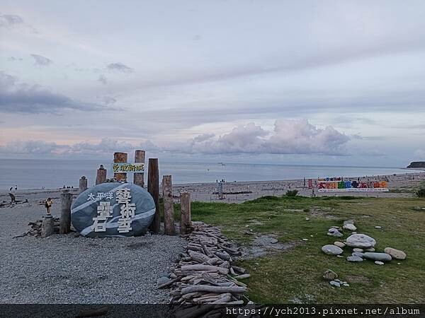 精彩絕倫的2025曼波新城太平洋國際疊石藝術季/利用七星潭海