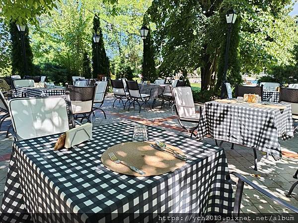 Conacul Maldar飯店景觀餐廳午餐，還有多種溫帶水