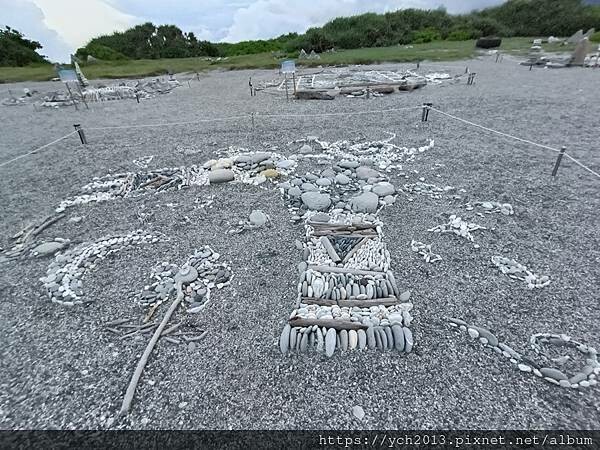 精彩絕倫的2025曼波新城太平洋國際疊石藝術季/利用七星潭海