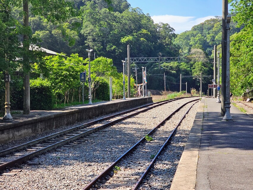 假日出遊推薦，穿越時空之旅舊山線鐵道自行車探險，勝興車站老街巡禮享客家美食