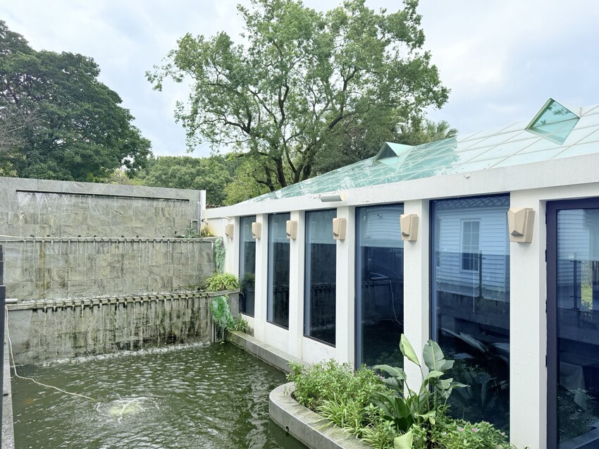 淡水巫登益美術館新北館：百年古蹟內的藝術美術館。超美庭園