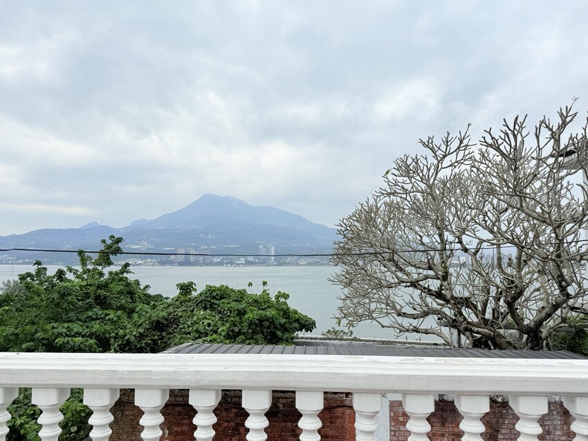 淡水巫登益美術館新北館：百年古蹟內的藝術美術館。超美庭園