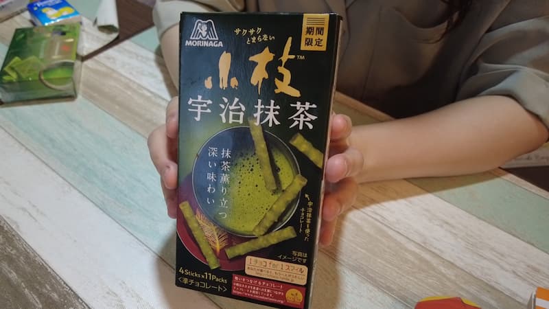 【抹茶開箱!這款竟然還能補充B群?!】森永期間限定+蛋白棒+巧克力方塊全試吃|日本 抹茶巧克力 抹茶餅乾 推薦|抹茶控必看