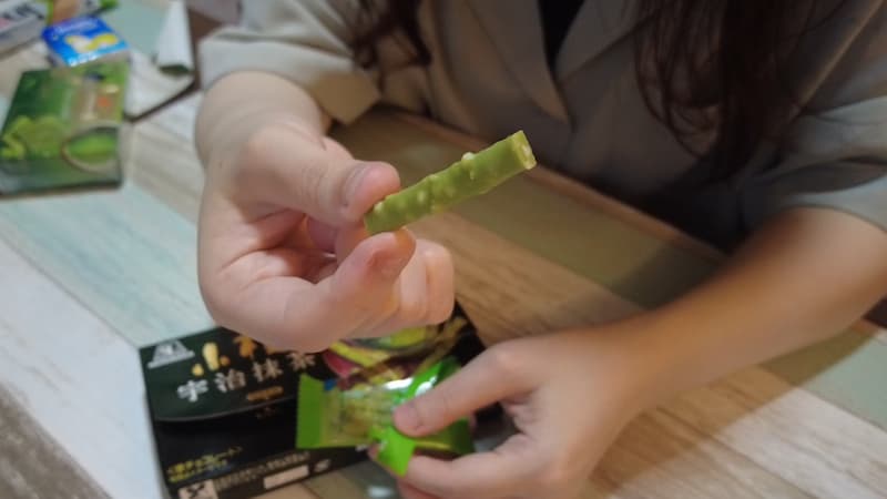 【抹茶開箱!這款竟然還能補充B群?!】森永期間限定+蛋白棒+巧克力方塊全試吃|日本 抹茶巧克力 抹茶餅乾 推薦|抹茶控必看