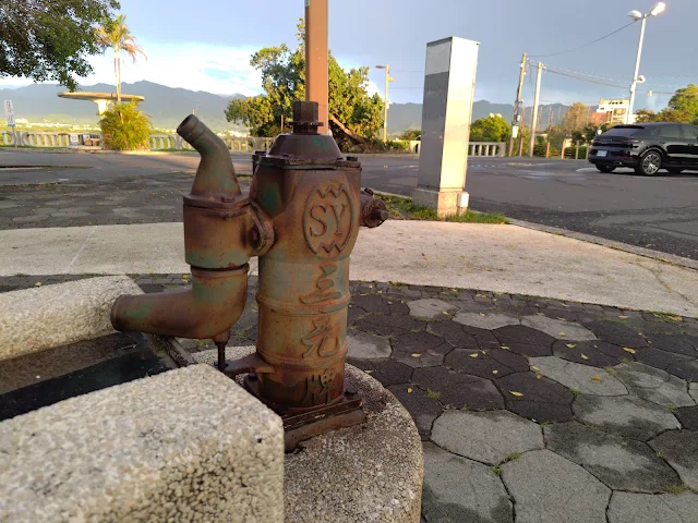 仁義潭水庫 - 手壓式汲水泵浦