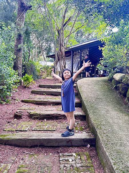 【台中新社|幸福農莊】兩天一夜親子旅行日記|沉浸式體驗:木屋