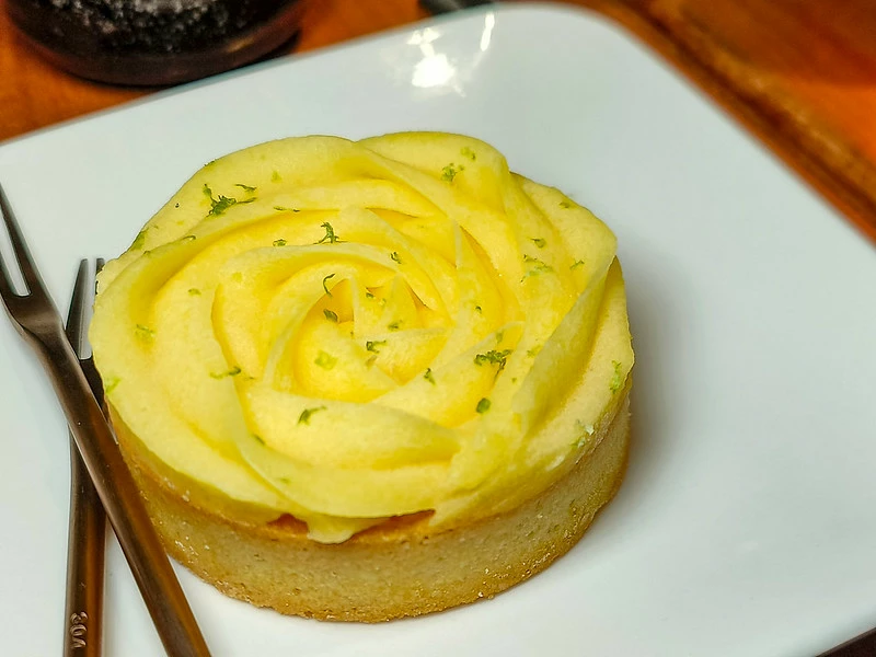 豬排控必訪!台北松山區勝田日式豬排,特製卡菲醬濃郁,份量足cp超高。