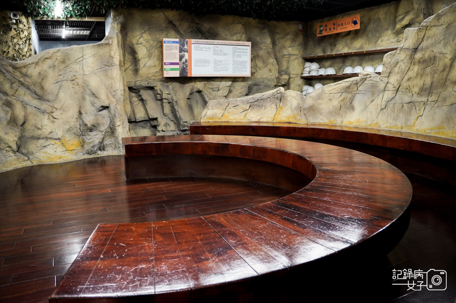 5金門金城民防坑道體驗摸黑炮擊聲走完隧道.jpg 5金門金城民防坑道體驗摸黑炮擊聲走完隧道.jpg